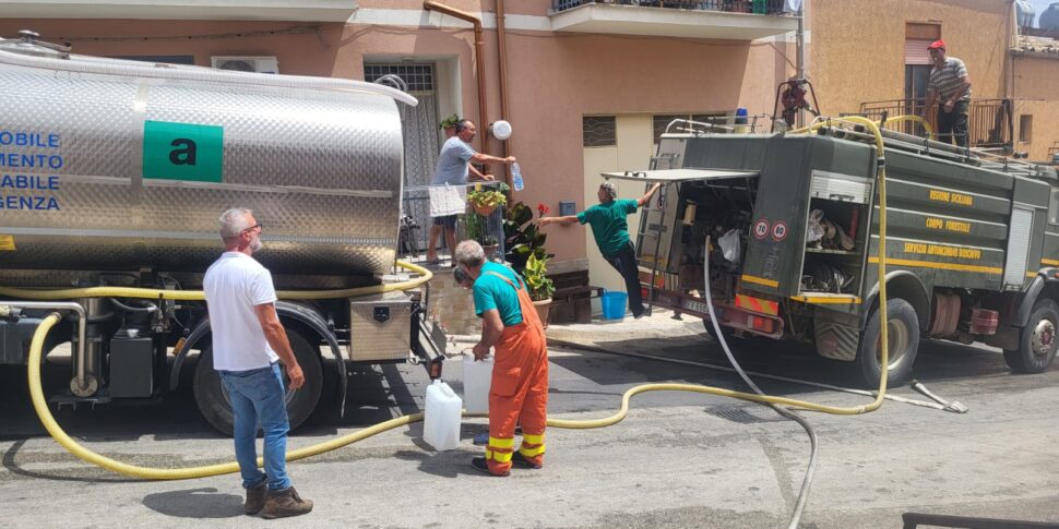 Siccità in Sicilia, a Caltanissetta ed Enna nuove autobotti della protezione civile