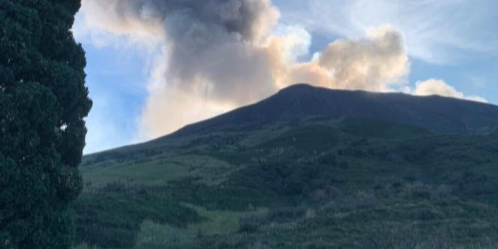 Stromboli, riprende l’attività del cratere con una serie di esplosioni