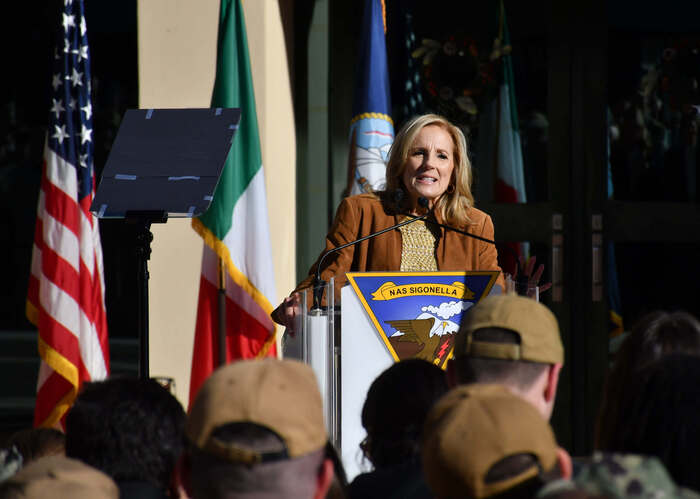 Jill Biden a Sigonella, 'meraviglioso questo giorno con voi'