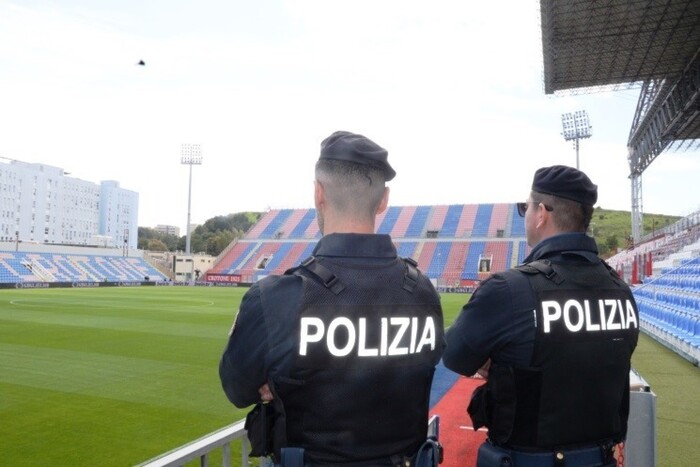 Undici Daspo per tifosi del Crotone e del Messina