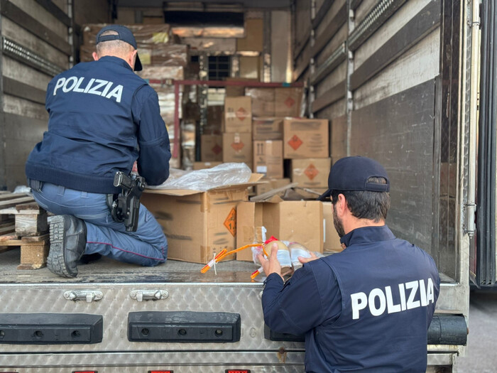 Polizia Catania sequestra 12mila fuochi d'artificio, tre denunce