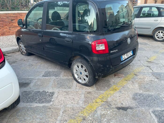 Tagliati 3 pneumatici ad auto del vice sindaco di Favignana