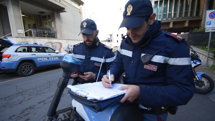 Tolleranza zero per sosta selvaggia a Catania, 48 multe