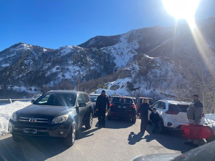 Caos a Piano Battaglia, tanti automobilisti senza catene