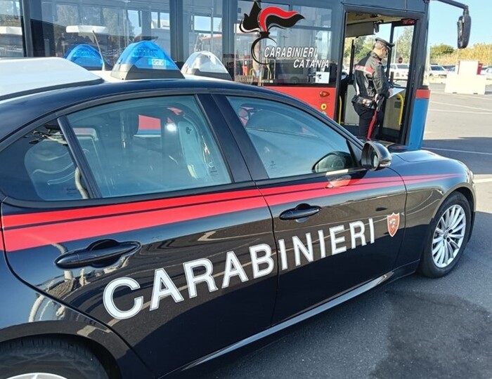 Tenta rapina e fugge in bus, denunciato a Catania