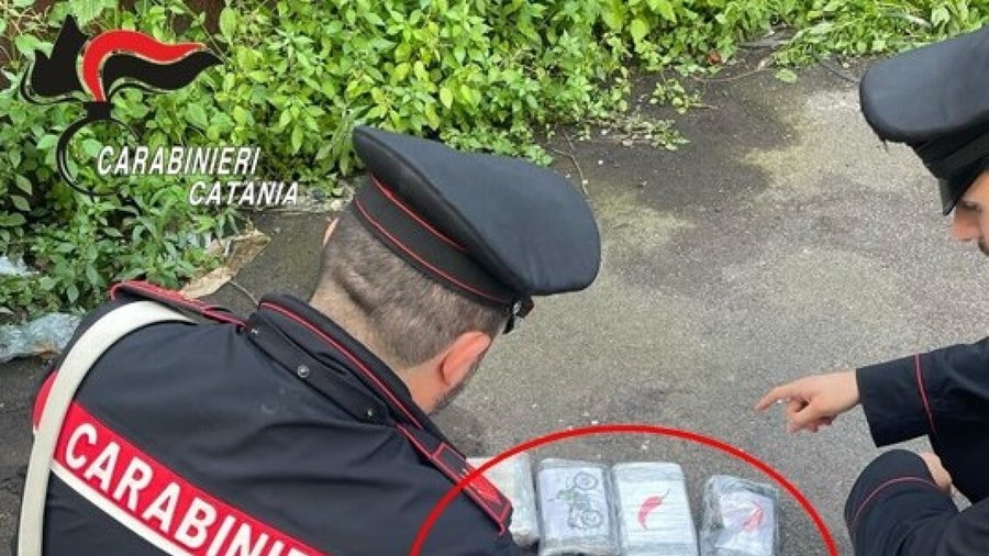Sequestrati a Catania 7 chili di cocaina, erano in uno zaino